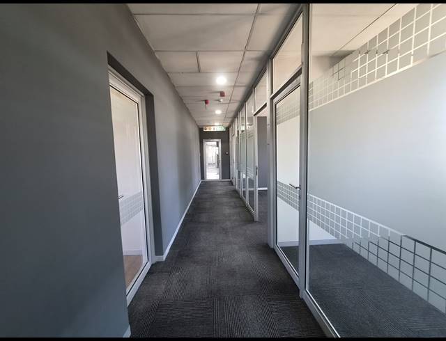 6,242M² WAREHOUSE TO LET IN HALFWAY HOUSE